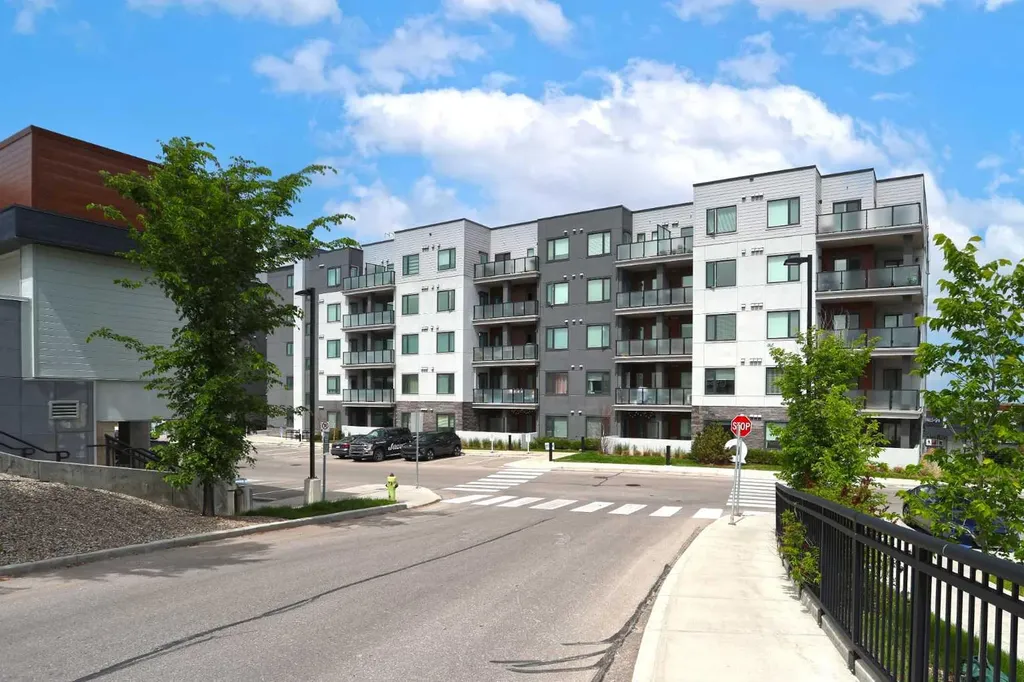 138 Sage Valley Common NW Calgary AB T3R 1X7