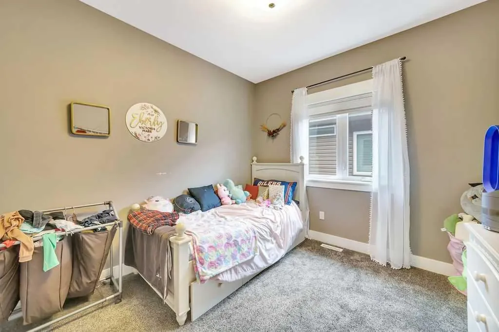 5945 18 Street Lloydminster AB T9V 3P4