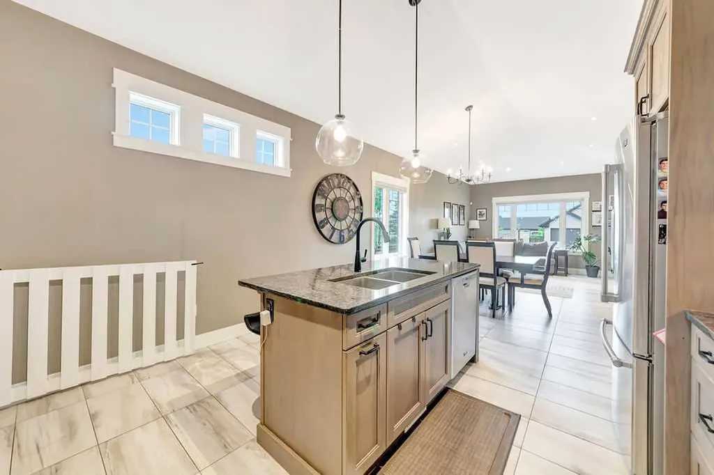 5945 18 Street Lloydminster AB T9V 3P4