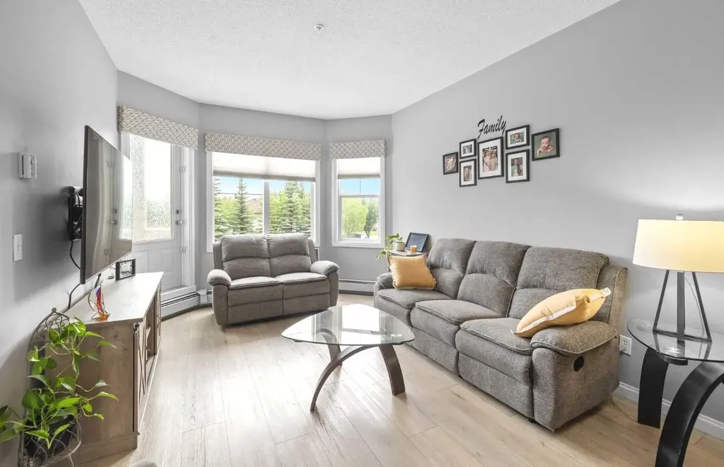 8 Prestwick Pond Terrace SE Calgary AB T2Z 4P3