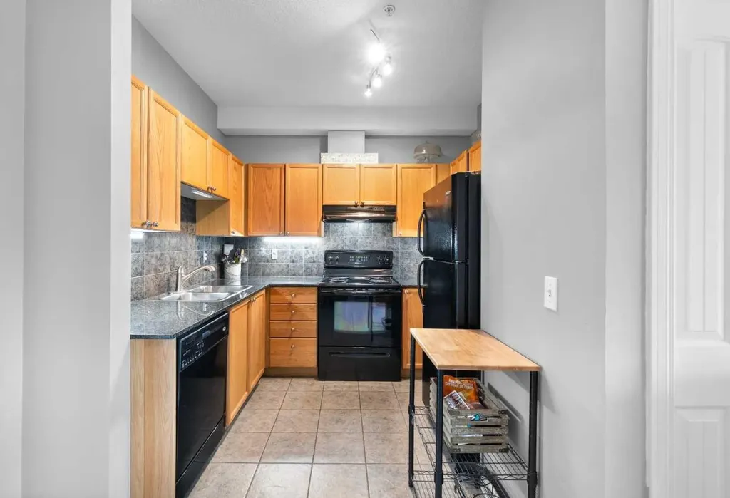 8 Prestwick Pond Terrace SE Calgary AB T2Z 4P3