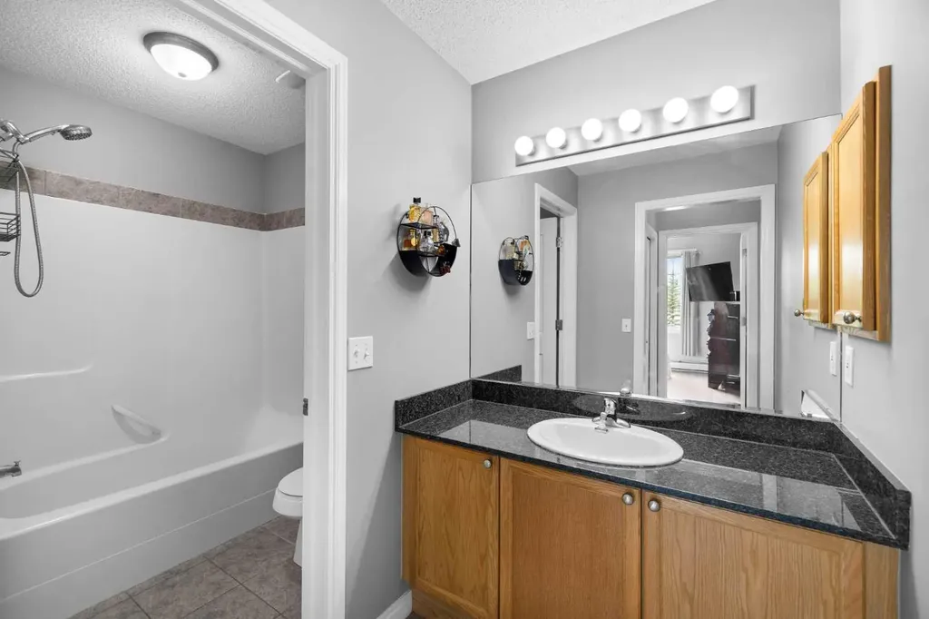 8 Prestwick Pond Terrace SE Calgary AB T2Z 4P3