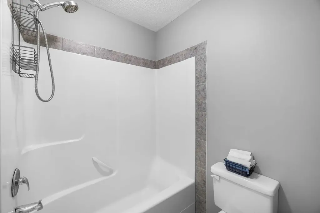 8 Prestwick Pond Terrace SE Calgary AB T2Z 4P3