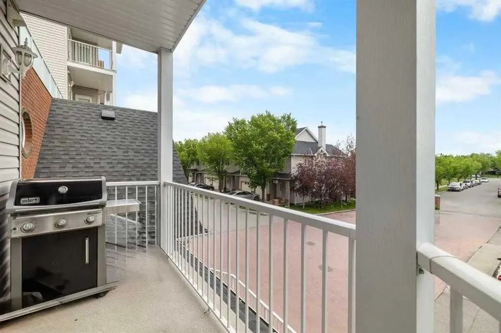 8 Prestwick Pond Terrace SE Calgary AB T2Z 4P3