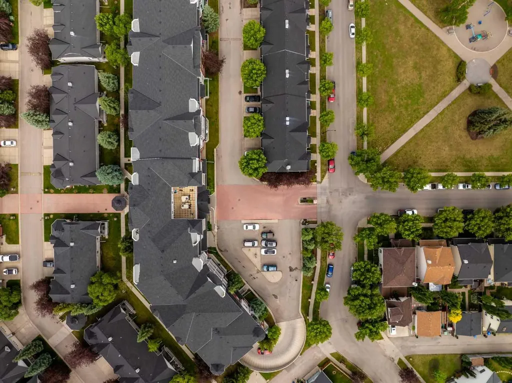 8 Prestwick Pond Terrace SE Calgary AB T2Z 4P3