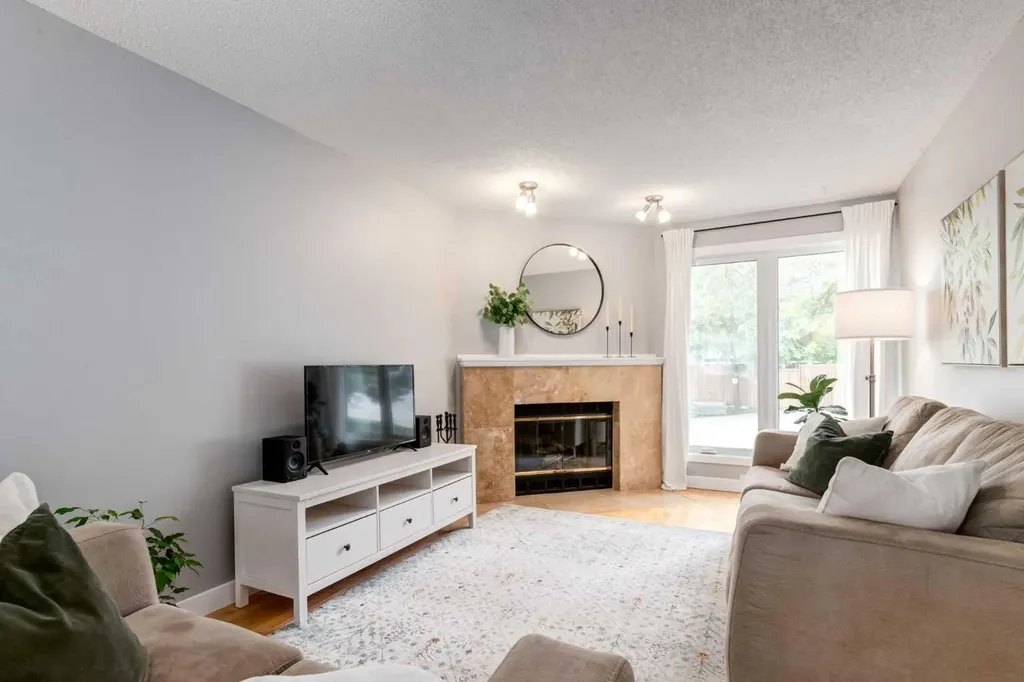 88 Coachway Gardens SW Calgary AB T3H 2V9
