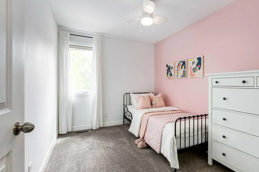 88 Coachway Gardens SW Calgary AB T3H 2V9