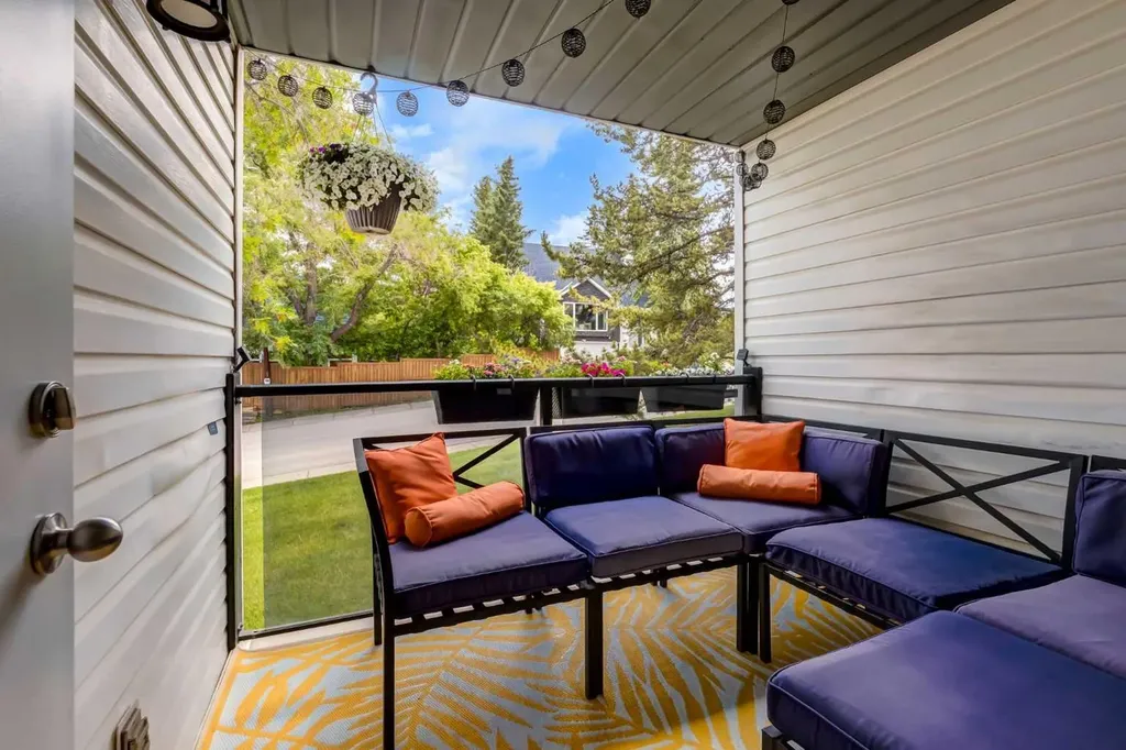 88 Coachway Gardens SW Calgary AB T3H 2V9