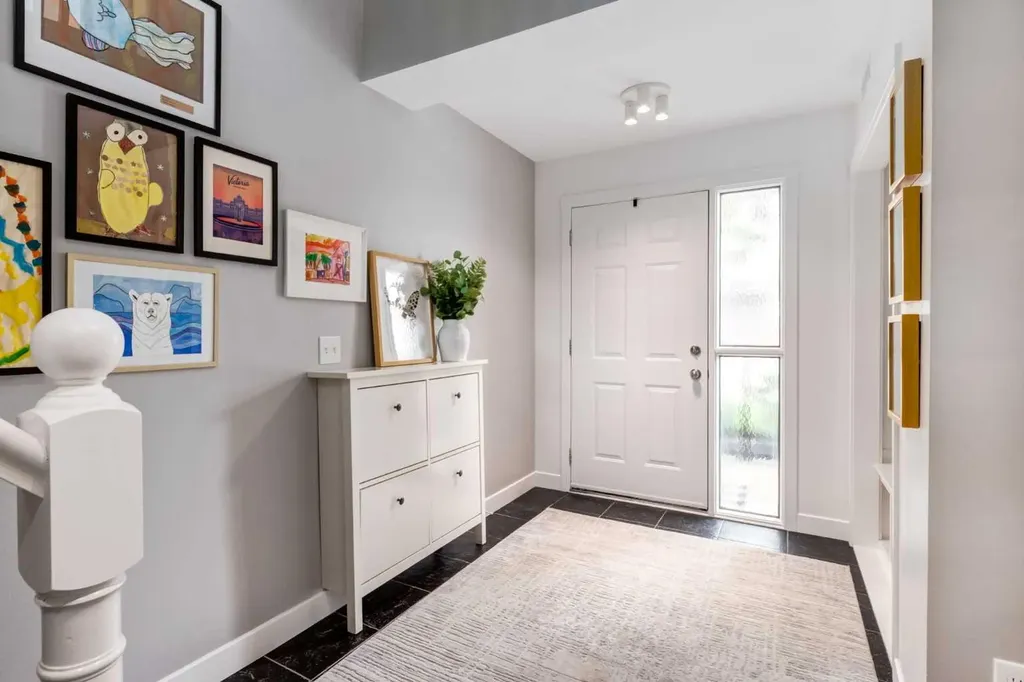 88 Coachway Gardens SW Calgary AB T3H 2V9