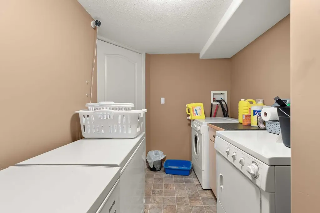 85 Vista Road SE Medicine Hat AB T1B0A3