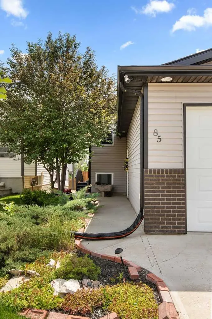 85 Vista Road SE Medicine Hat AB T1B0A3