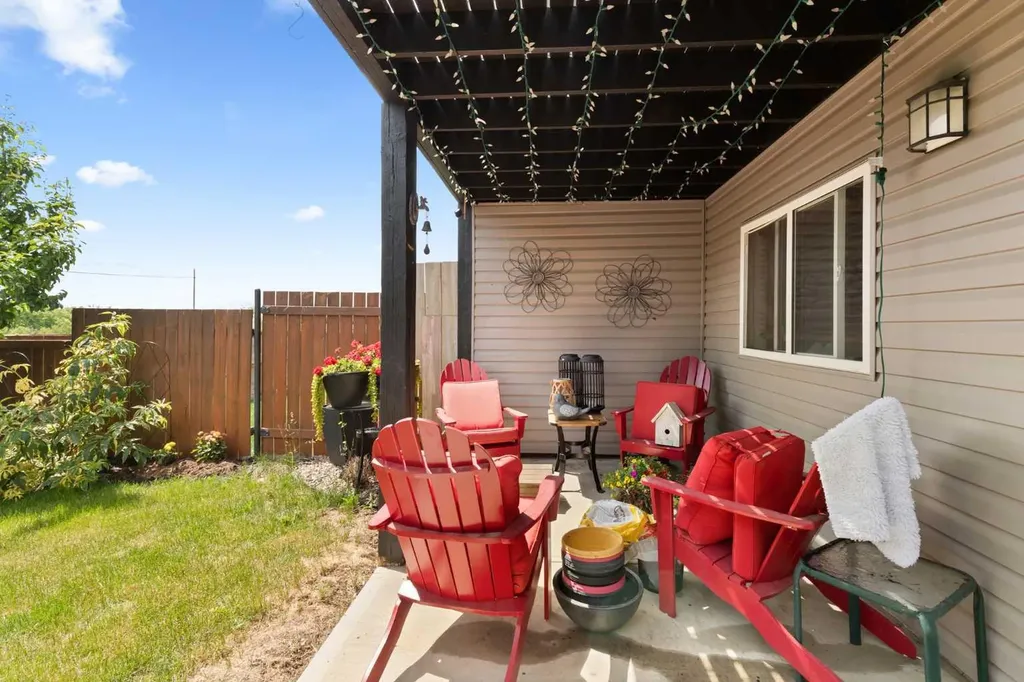 85 Vista Road SE Medicine Hat AB T1B0A3