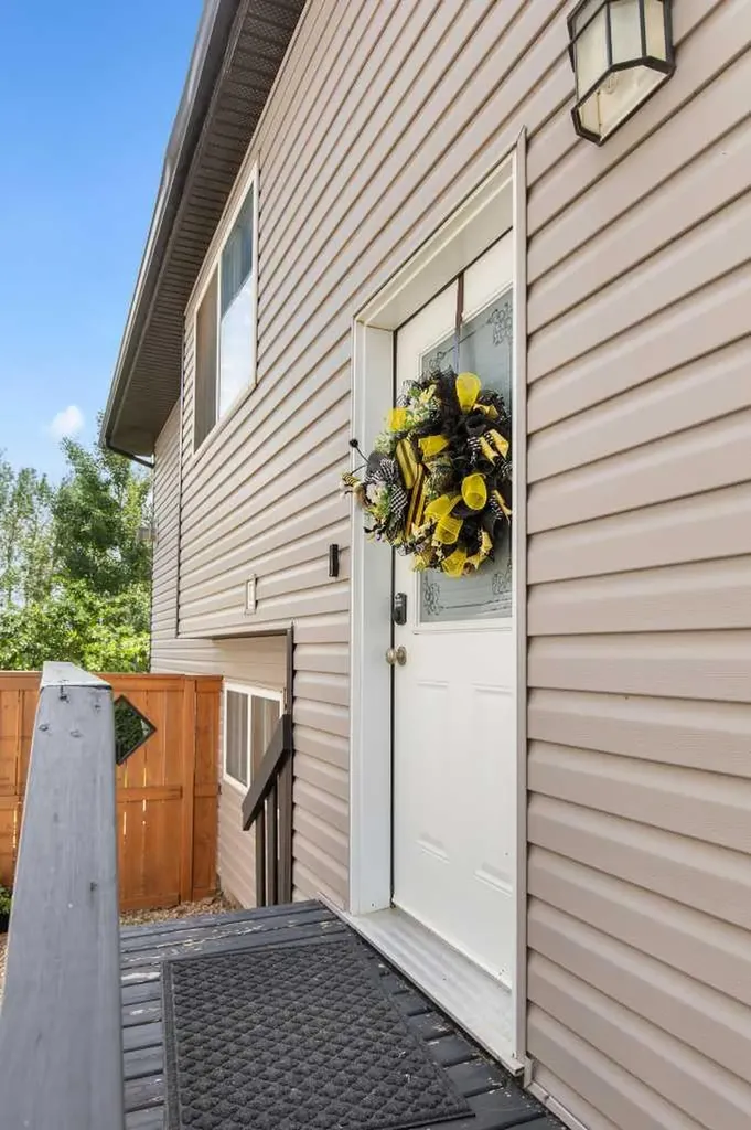 85 Vista Road SE Medicine Hat AB T1B0A3