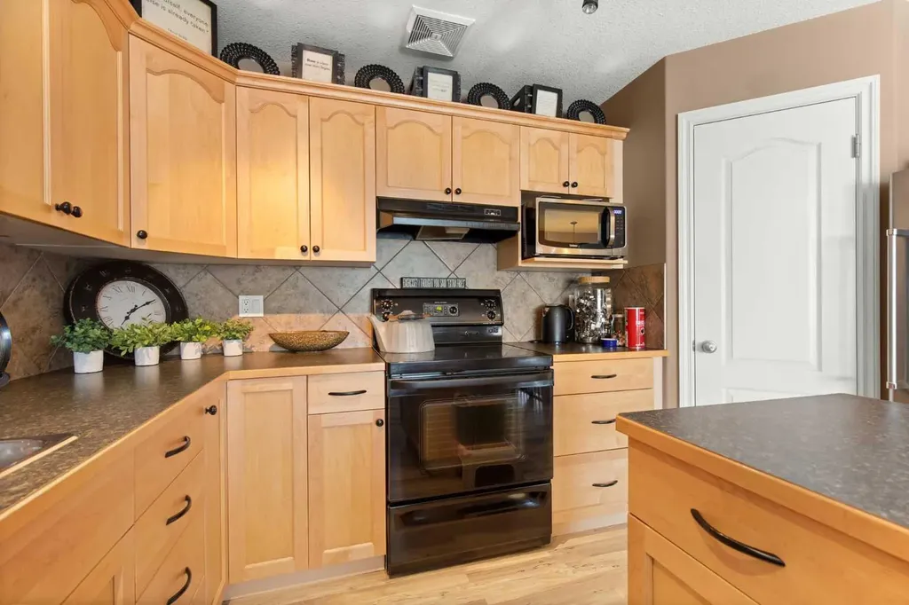 85 Vista Road SE Medicine Hat AB T1B0A3