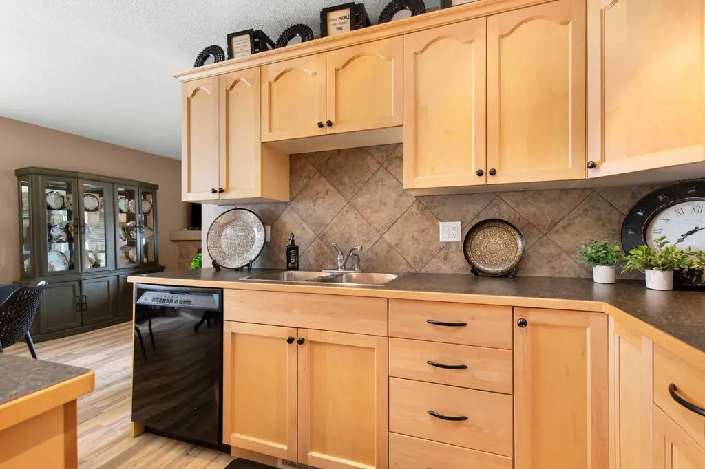 85 Vista Road SE Medicine Hat AB T1B0A3