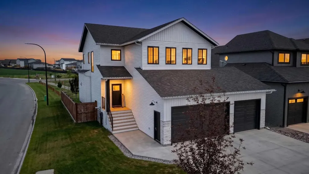 8213 121 Street Grande Prairie AB T8W 0M7