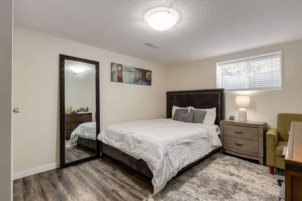 2024 43 Street SE Calgary AB T2B 1H4