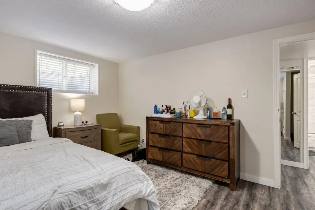 2024 43 Street SE Calgary AB T2B 1H4