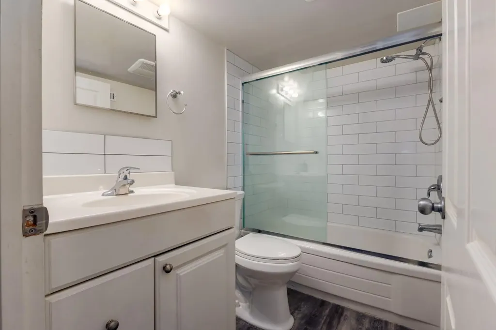 2024 43 Street SE Calgary AB T2B 1H4