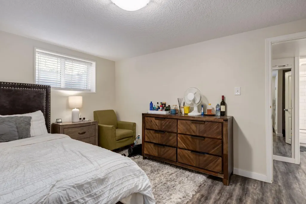 2024 43 Street SE Calgary AB T2B 1H4