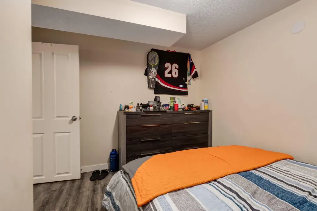 2024 43 Street SE Calgary AB T2B 1H4