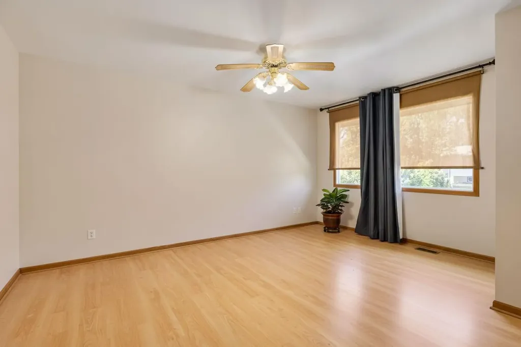 2024 43 Street SE Calgary AB T2B 1H4