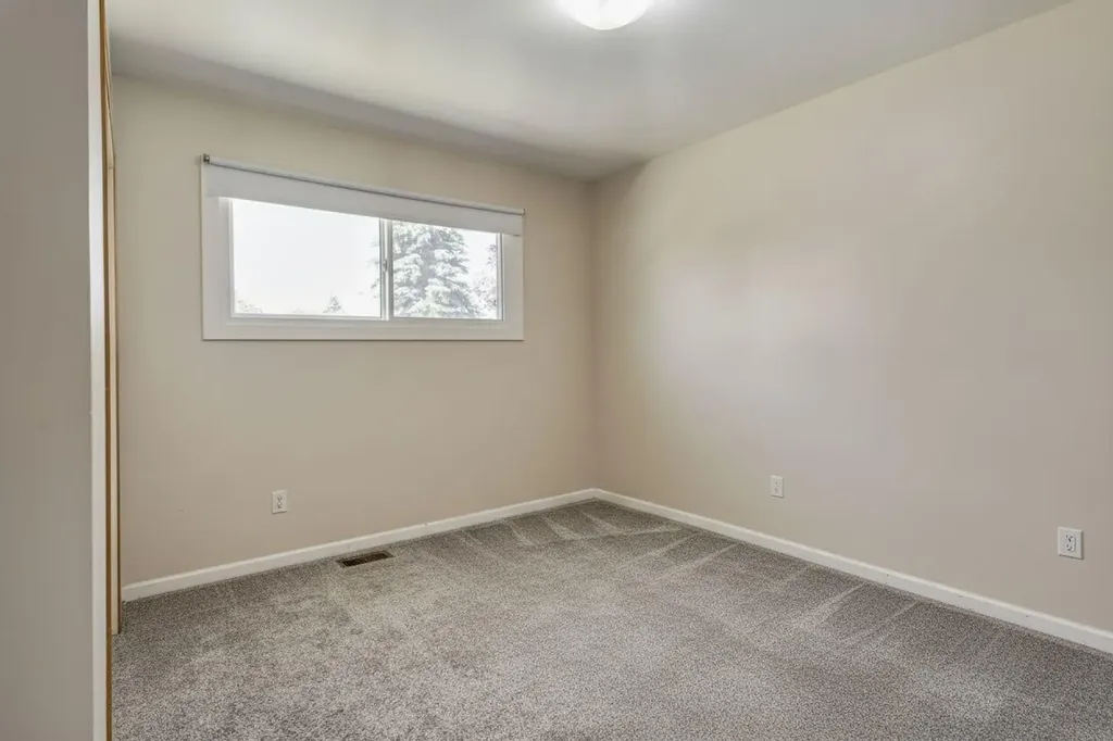 2024 43 Street SE Calgary AB T2B 1H4