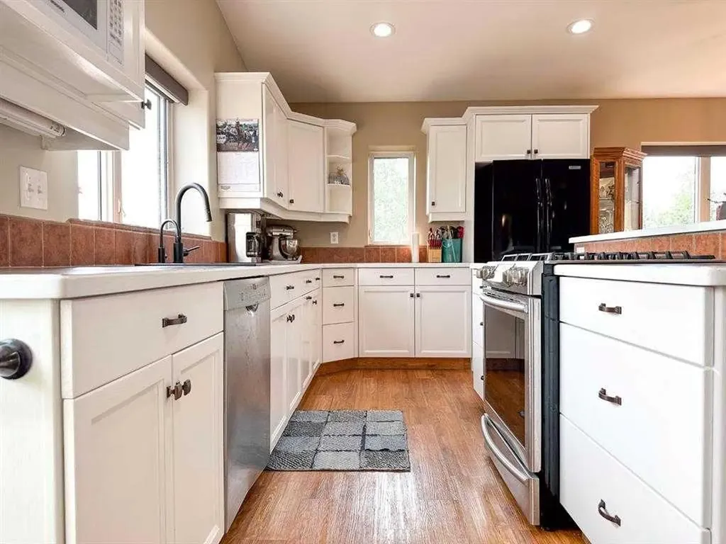 38221 Range Road 242 Rural Lacombe County AB T0C 0Y0