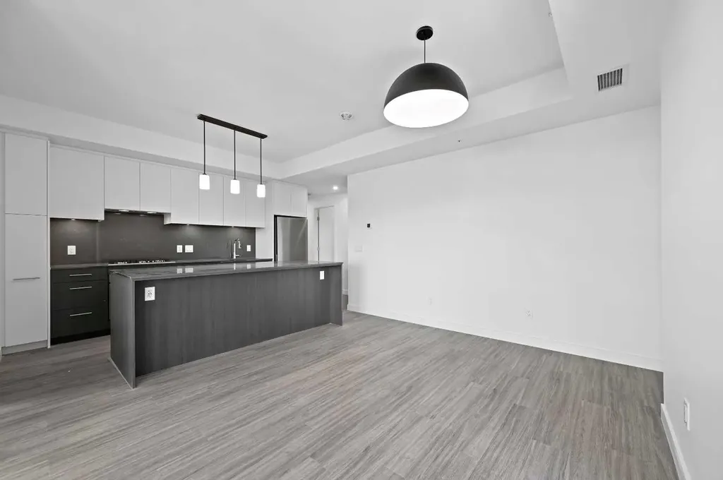 730 2 Avenue SW Calgary AB T2P 1R8