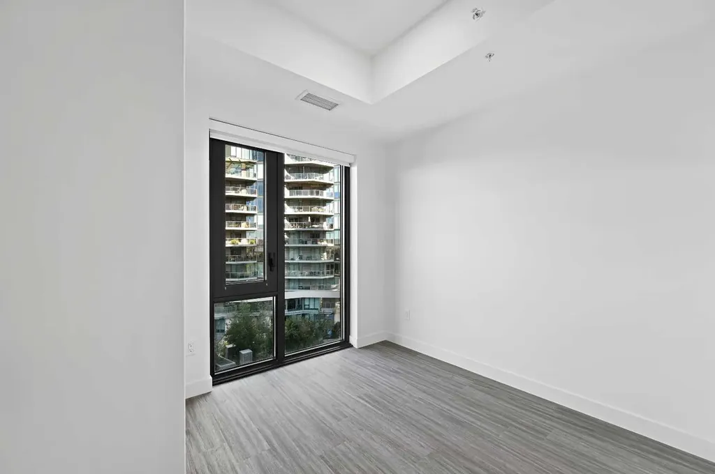 730 2 Avenue SW Calgary AB T2P 1R8