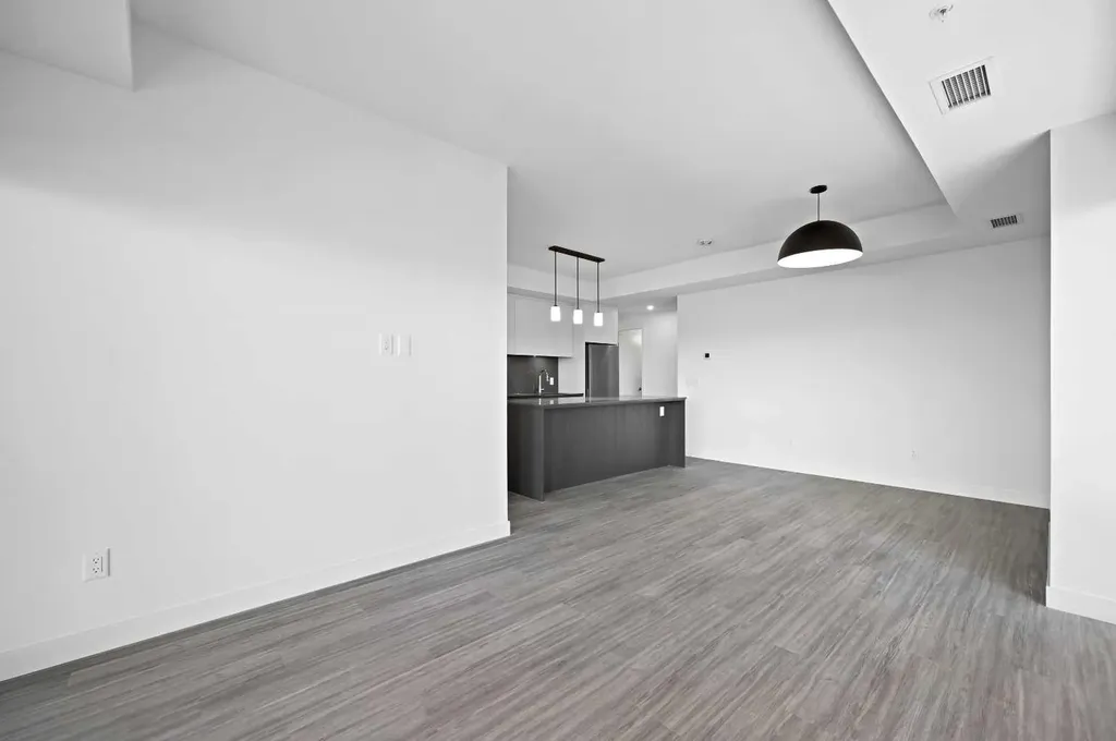 730 2 Avenue SW Calgary AB T2P 1R8