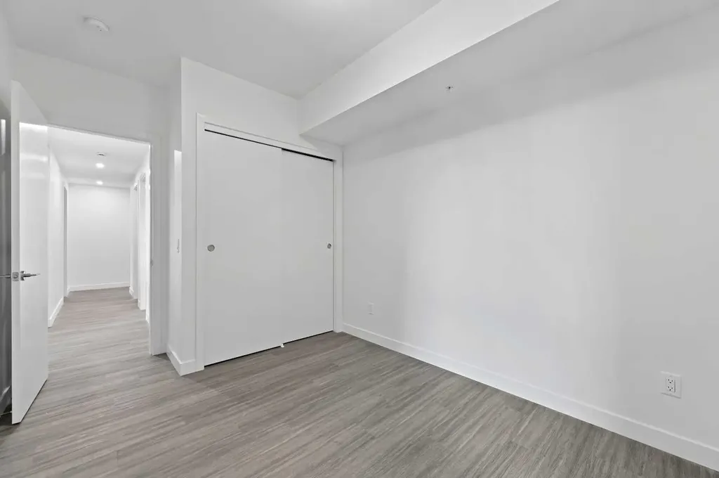730 2 Avenue SW Calgary AB T2P 1R8