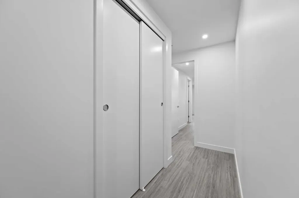 730 2 Avenue SW Calgary AB T2P 1R8