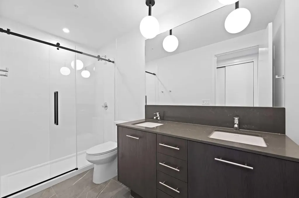 730 2 Avenue SW Calgary AB T2P 1R8