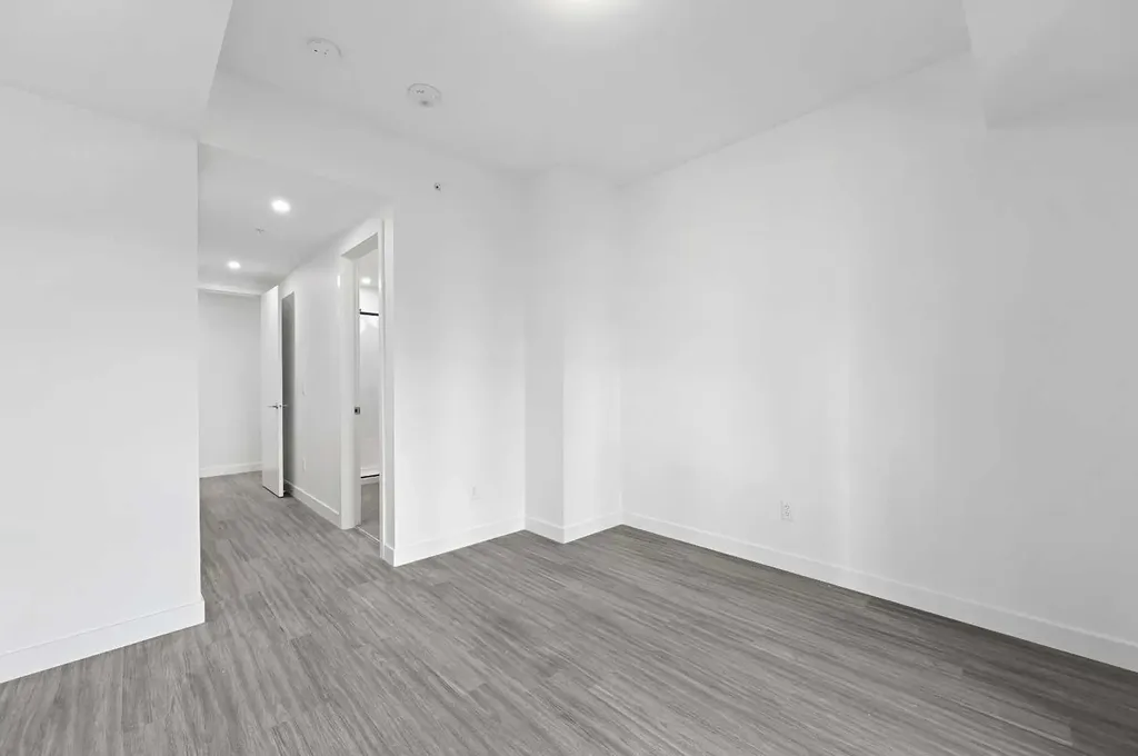730 2 Avenue SW Calgary AB T2P 1R8
