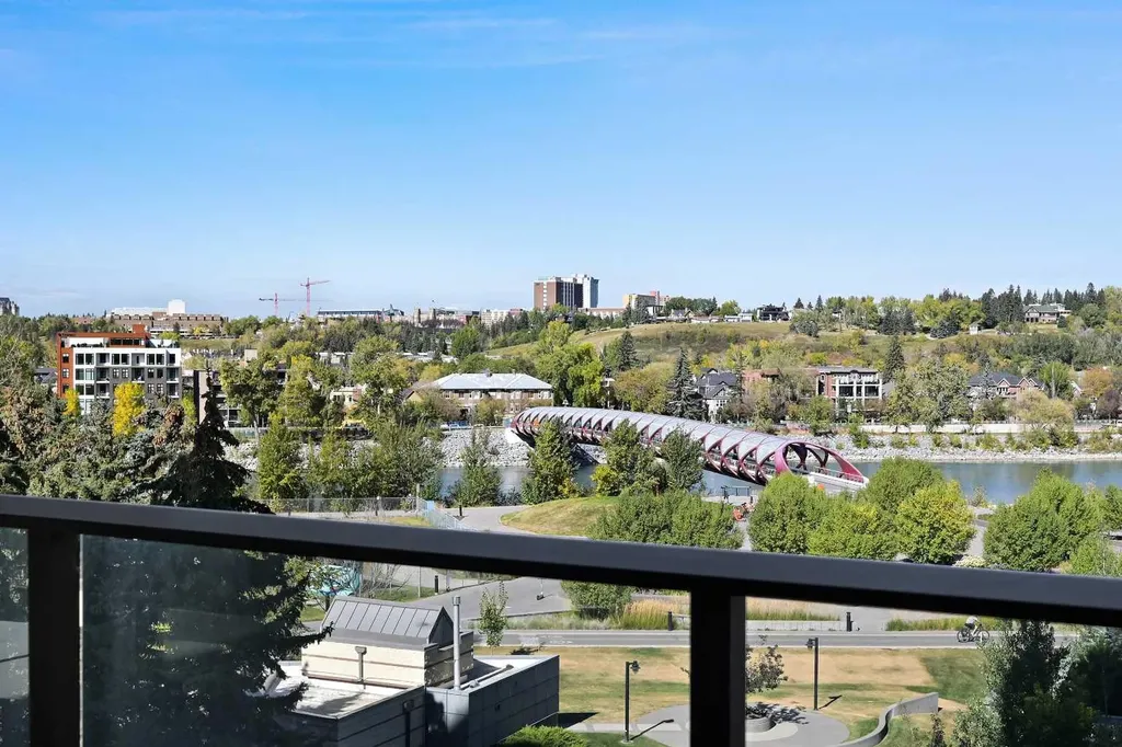 730 2 Avenue SW Calgary AB T2P 1R8