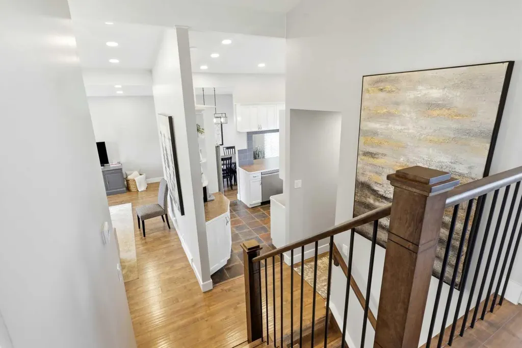 2516 63 Avenue SW Calgary AB T3E5J5