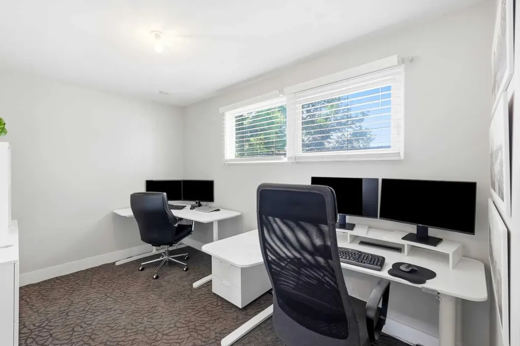 2516 63 Avenue SW Calgary AB T3E5J5