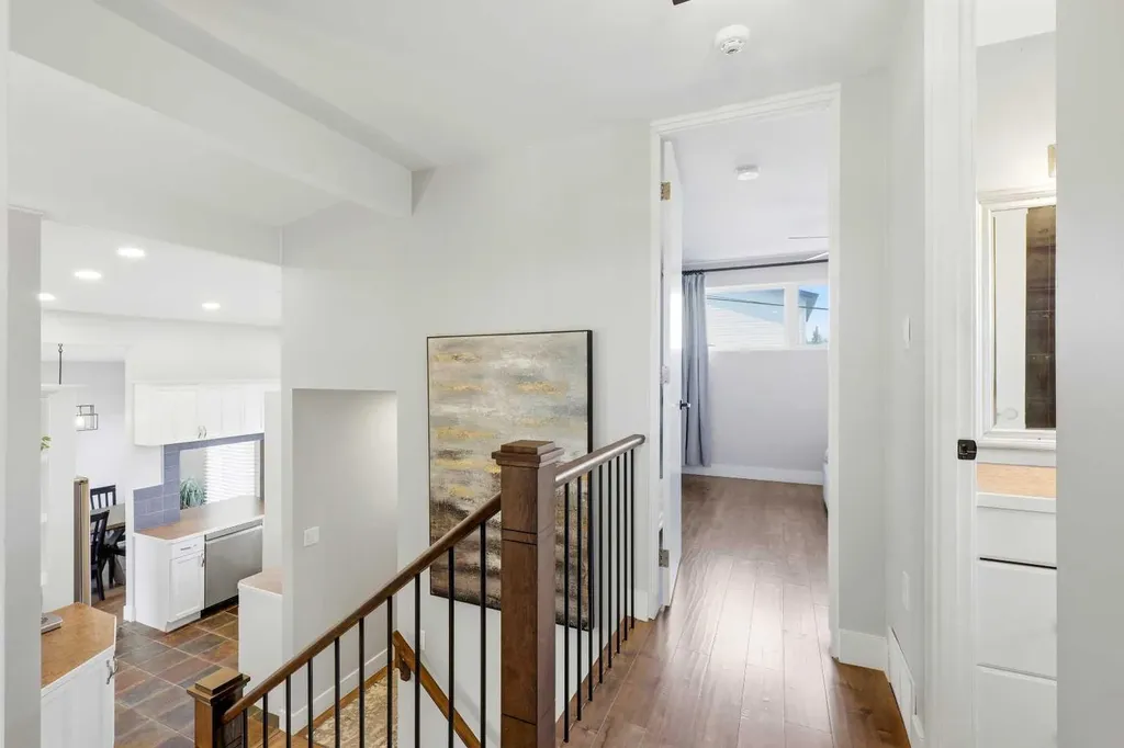 2516 63 Avenue SW Calgary AB T3E5J5