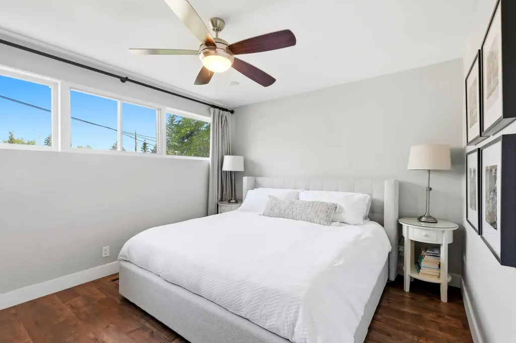 2516 63 Avenue SW Calgary AB T3E5J5