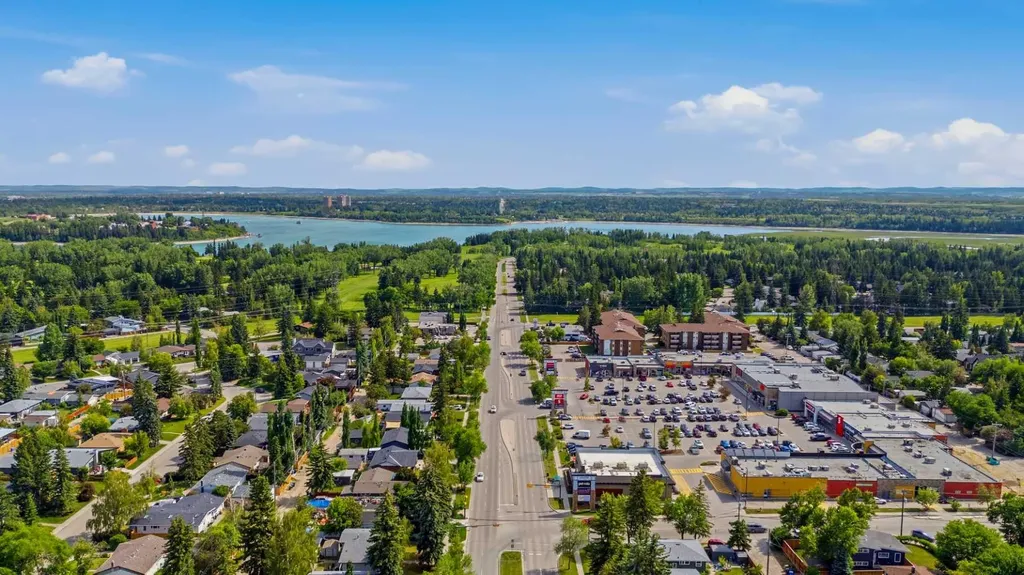 2516 63 Avenue SW Calgary AB T3E5J5