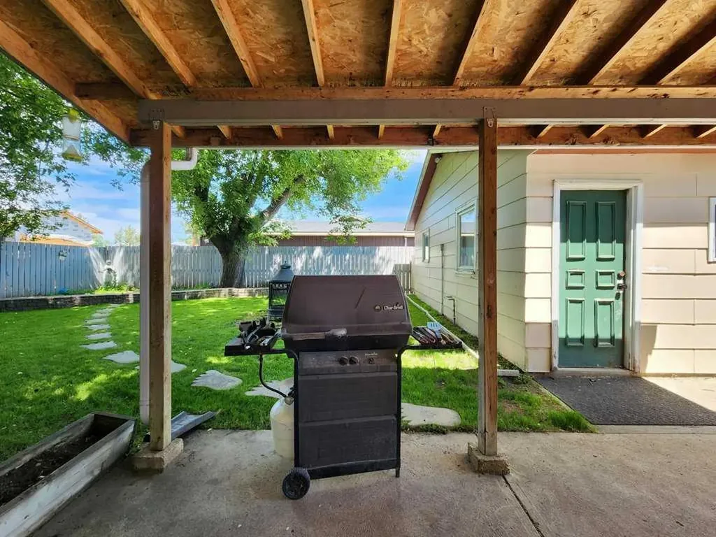667 21st Street Fort Macleod AB T0L 0Z0