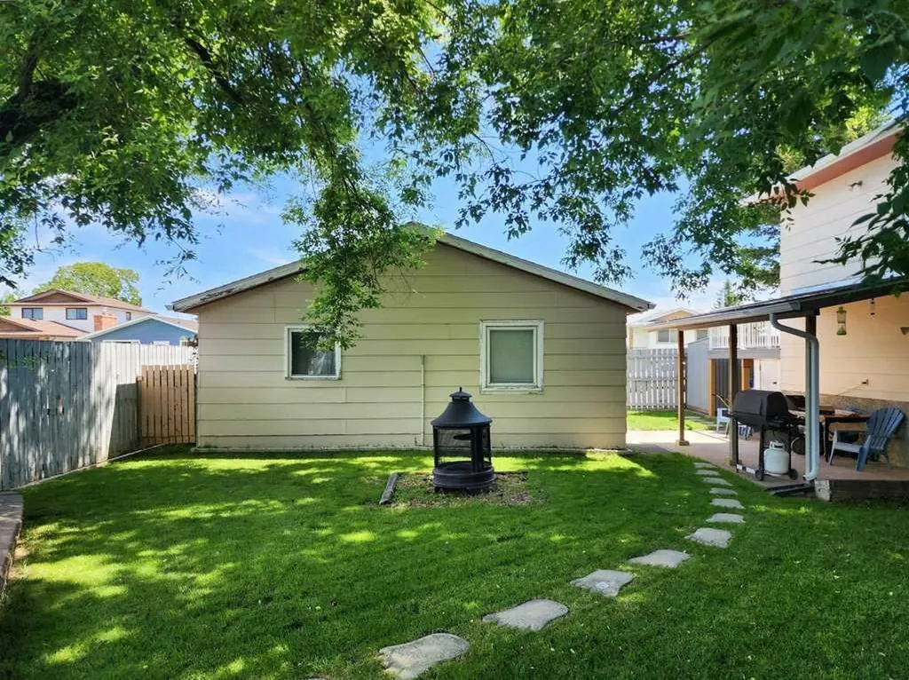 667 21st Street Fort Macleod AB T0L 0Z0