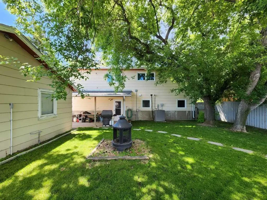 667 21st Street Fort Macleod AB T0L 0Z0