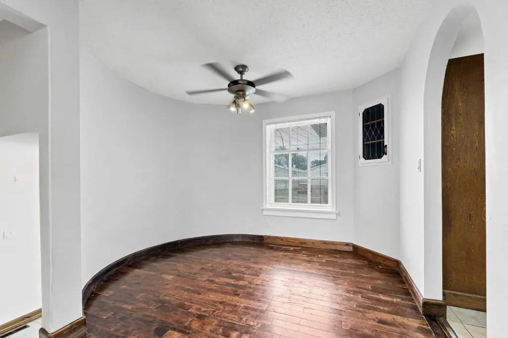 315 2 Street NW Redcliff AB T0J 2P0