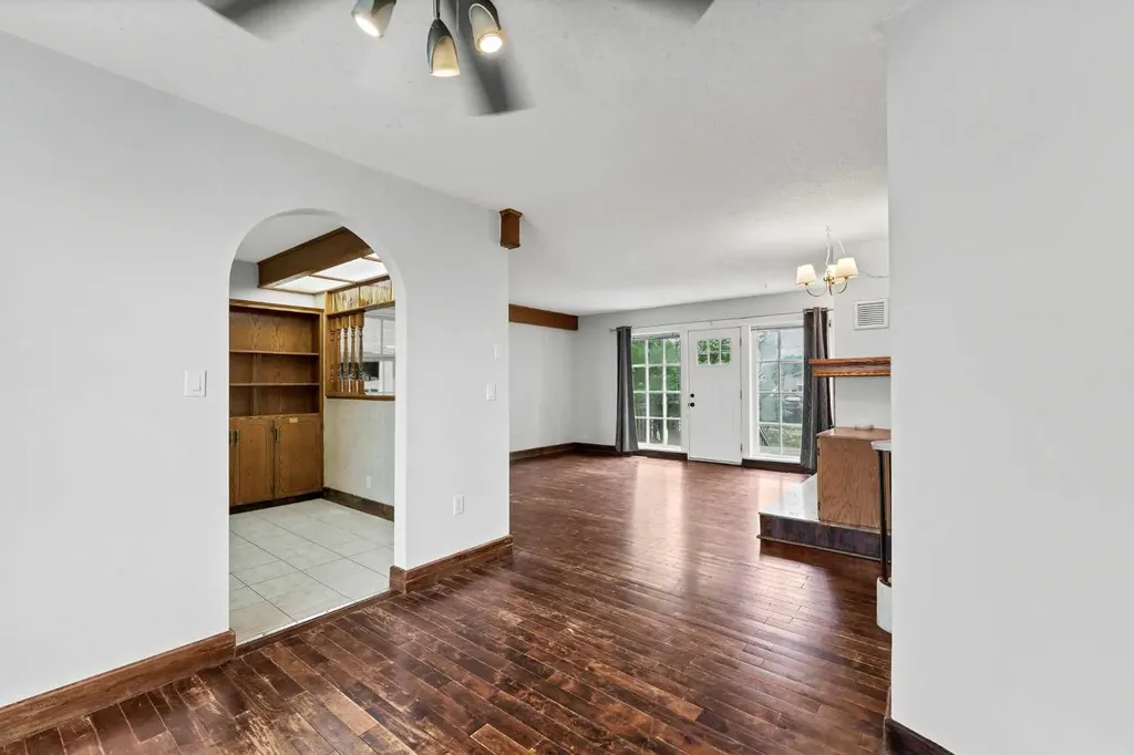 315 2 Street NW Redcliff AB T0J 2P0