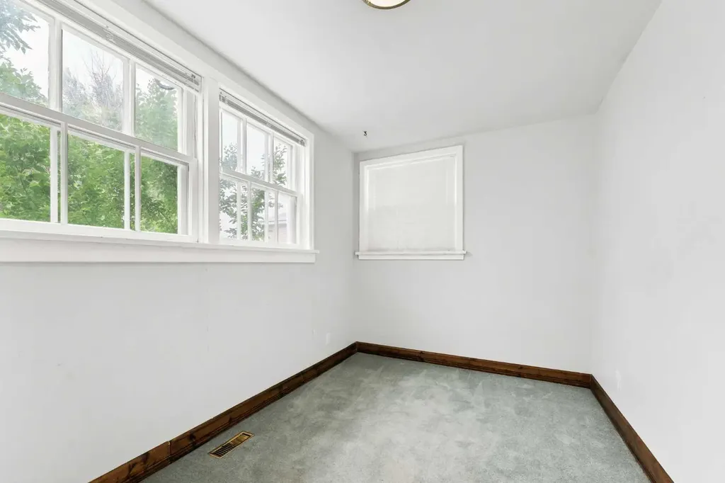 315 2 Street NW Redcliff AB T0J 2P0
