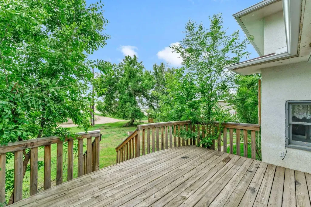 315 2 Street NW Redcliff AB T0J 2P0