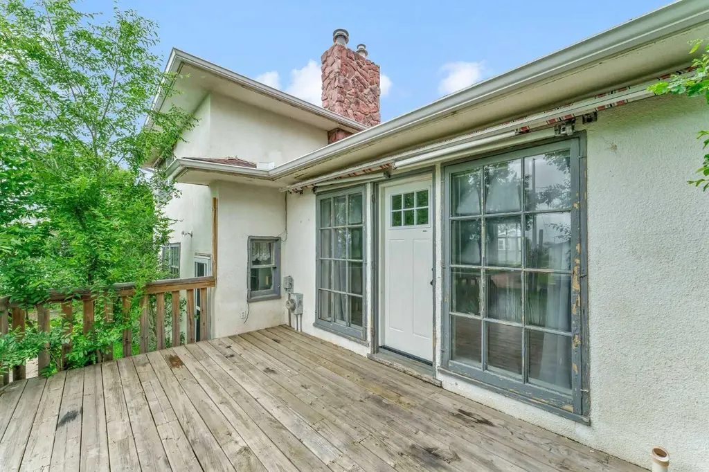 315 2 Street NW Redcliff AB T0J 2P0