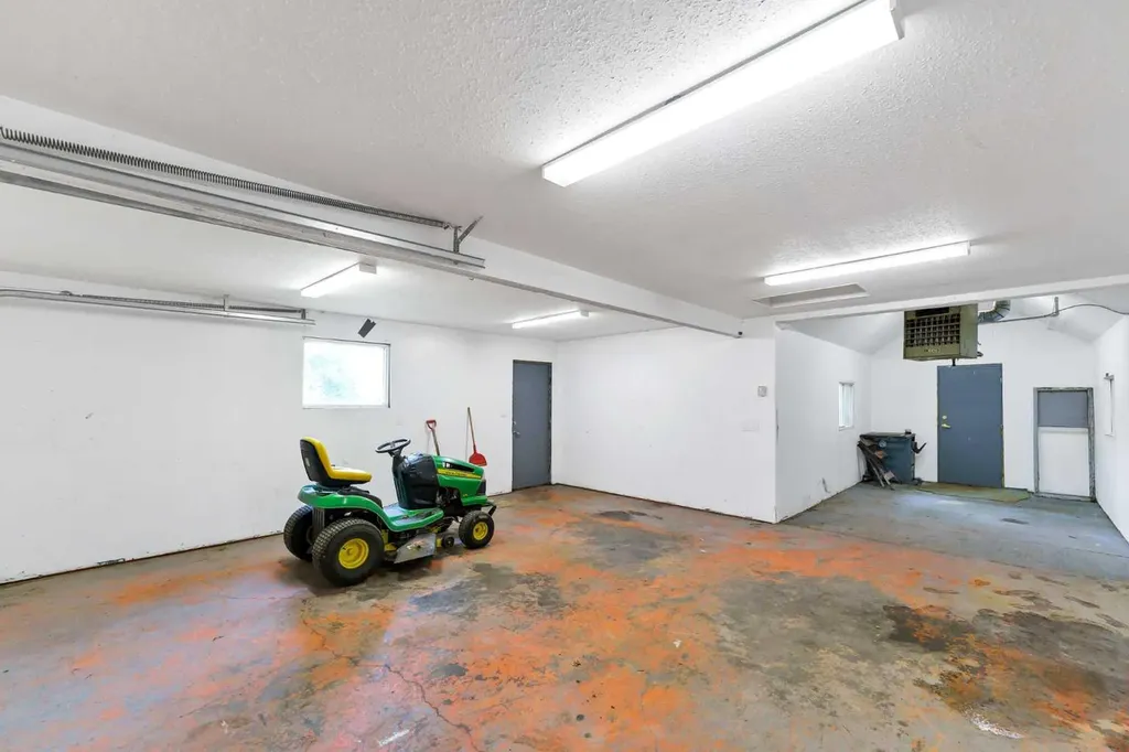 315 2 Street NW Redcliff AB T0J 2P0